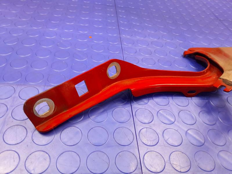 2018 Chevrolet Cruze Hood Hinge