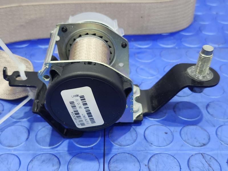 2011 Kia Sorento Rear Seat Belt