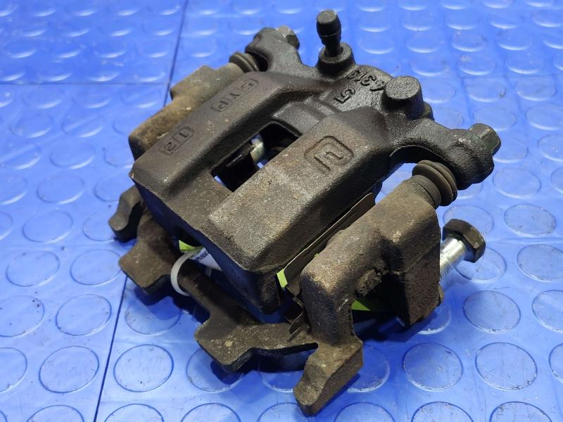 2015 Infiniti Q50 Caliper