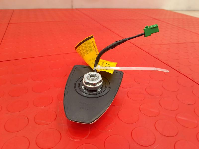 2017-2020 Nissan Armada Radio Antenna Assembly White QAB OEM 282081LA1A