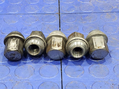 2012 Jeep Grand Cherokee Lug Nuts
