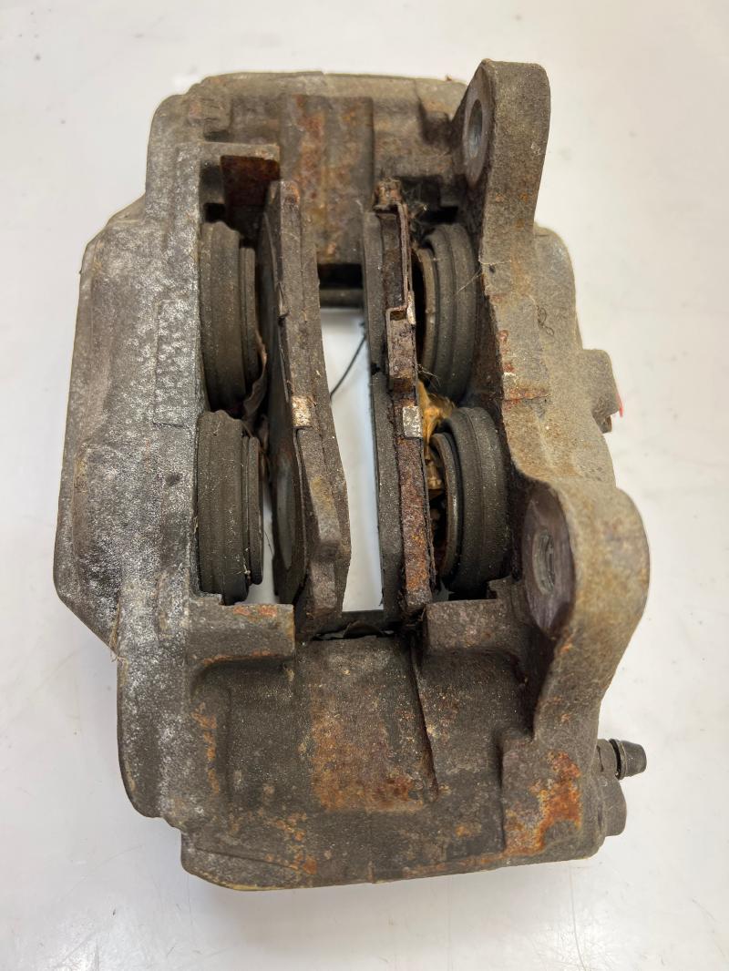 2006 - 2010 Hummer H3 Front Brake Caliper LH Driver Side OEM 15202109
