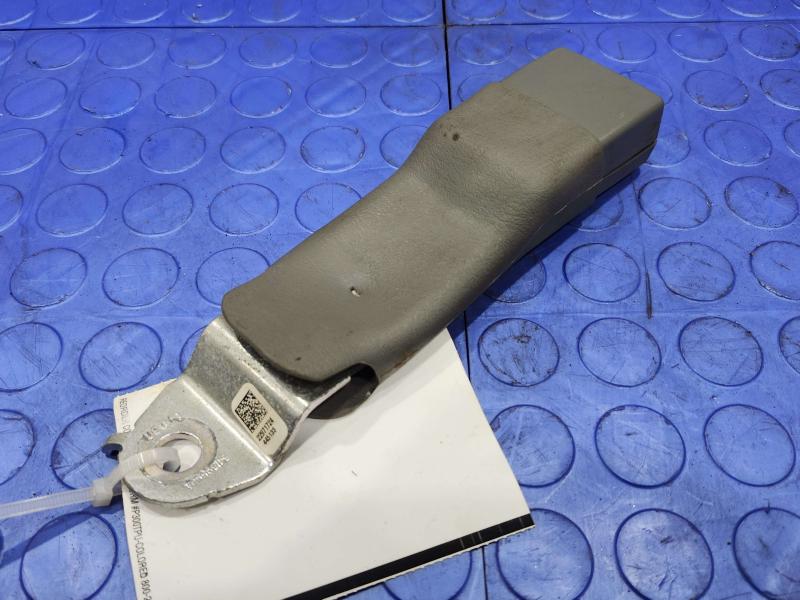 2014 Chevrolet Silverado 1500 Front Seat Belt