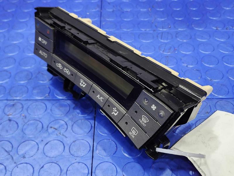 2013 Toyota Prius Heater A/C Control