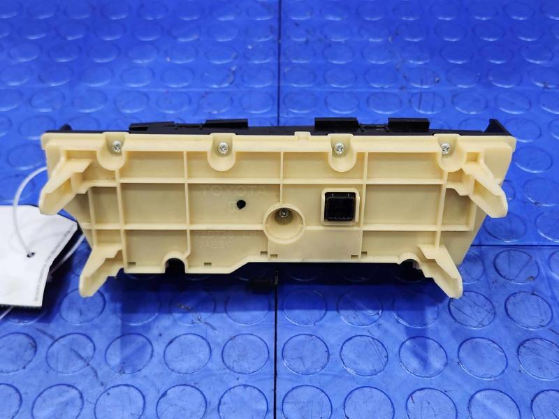 2013 Toyota Prius Heater A/C Control