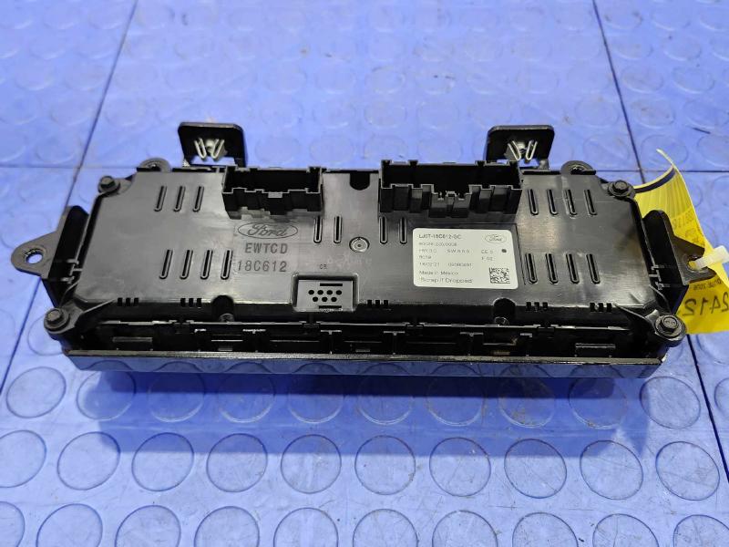 2020-2022 Ford Escape 8" Display Screen Radio Control Panel OEM LJ6T-18C612-GC
