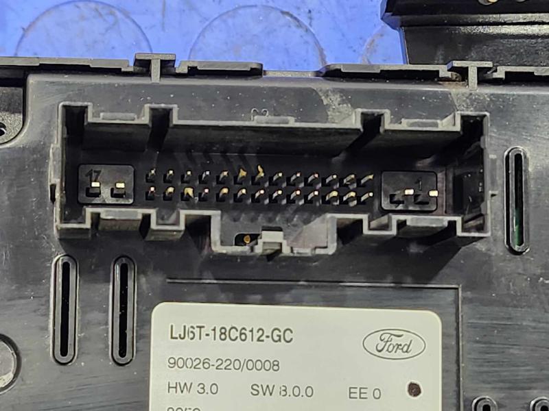 2020-2022 Ford Escape 8" Display Screen Radio Control Panel OEM LJ6T-18C612-GC