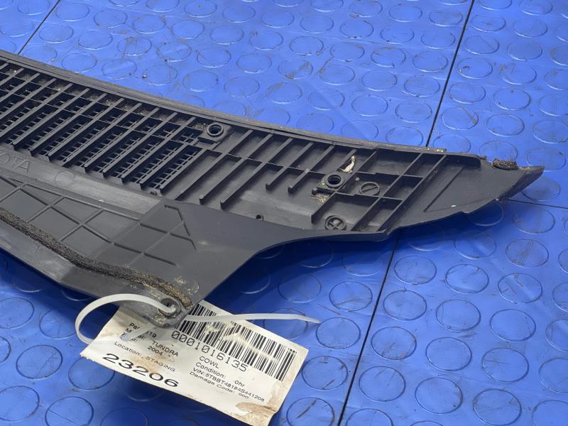 2000 - 2006 Toyota Tundra Cowl Louver Panel Cover OEM 557080C010