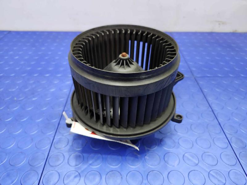 2009 Volkswagen Routan Blower Motor