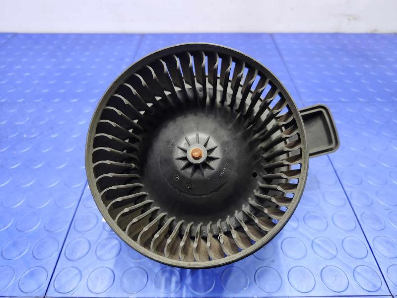 2009 Volkswagen Routan Blower Motor