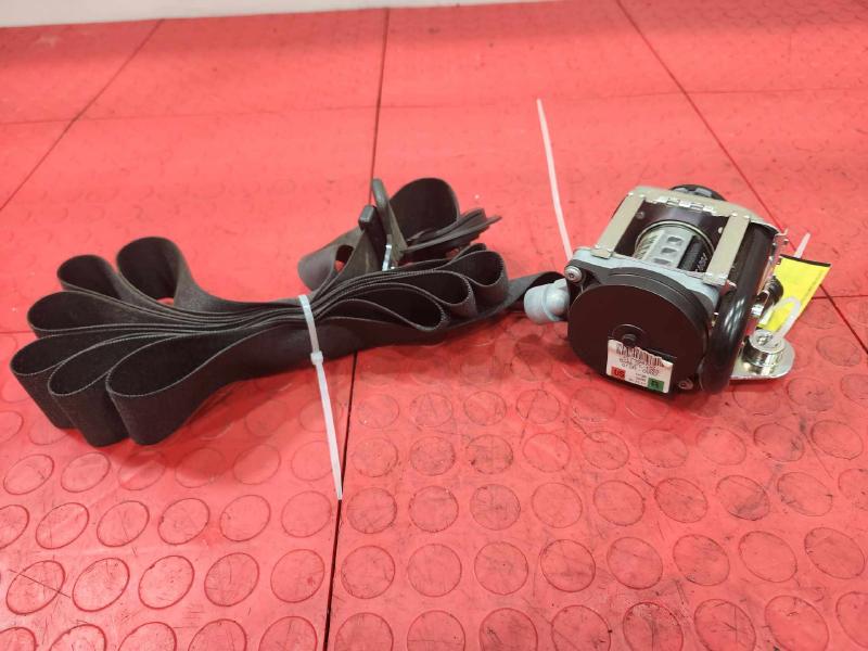 2012 MINI Cooper Countryman Front Seat Belt