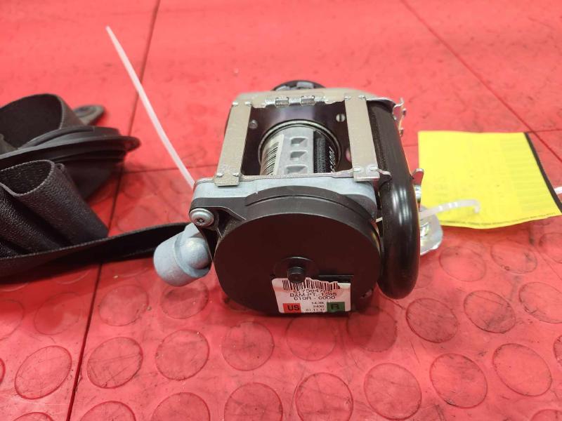 2012 MINI Cooper Countryman Front Seat Belt