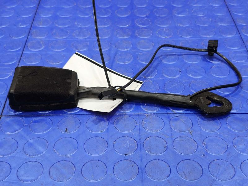 2018 Volkswagen Passat Front Seat Belt