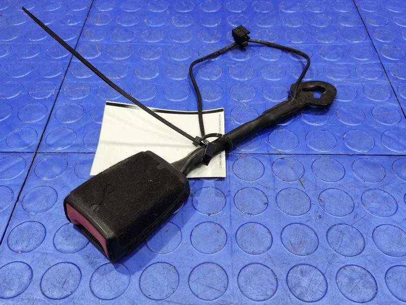 2018 Volkswagen Passat Front Seat Belt