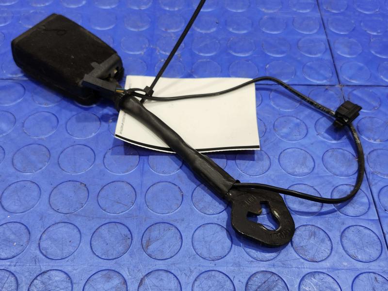 2018 Volkswagen Passat Front Seat Belt