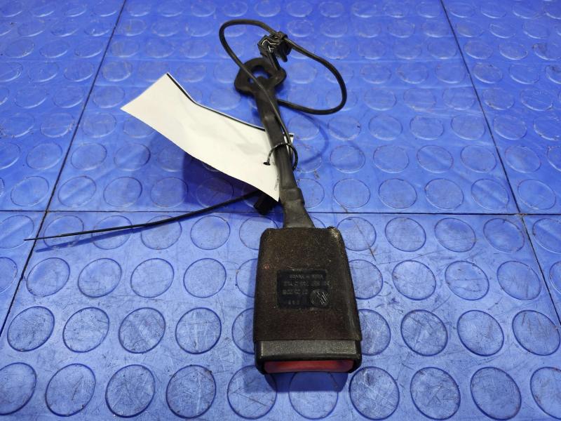 2018 Volkswagen Passat Front Seat Belt