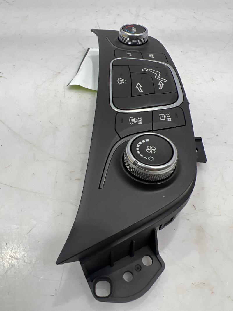 2018 Chevrolet Equinox Heater A/C Control
