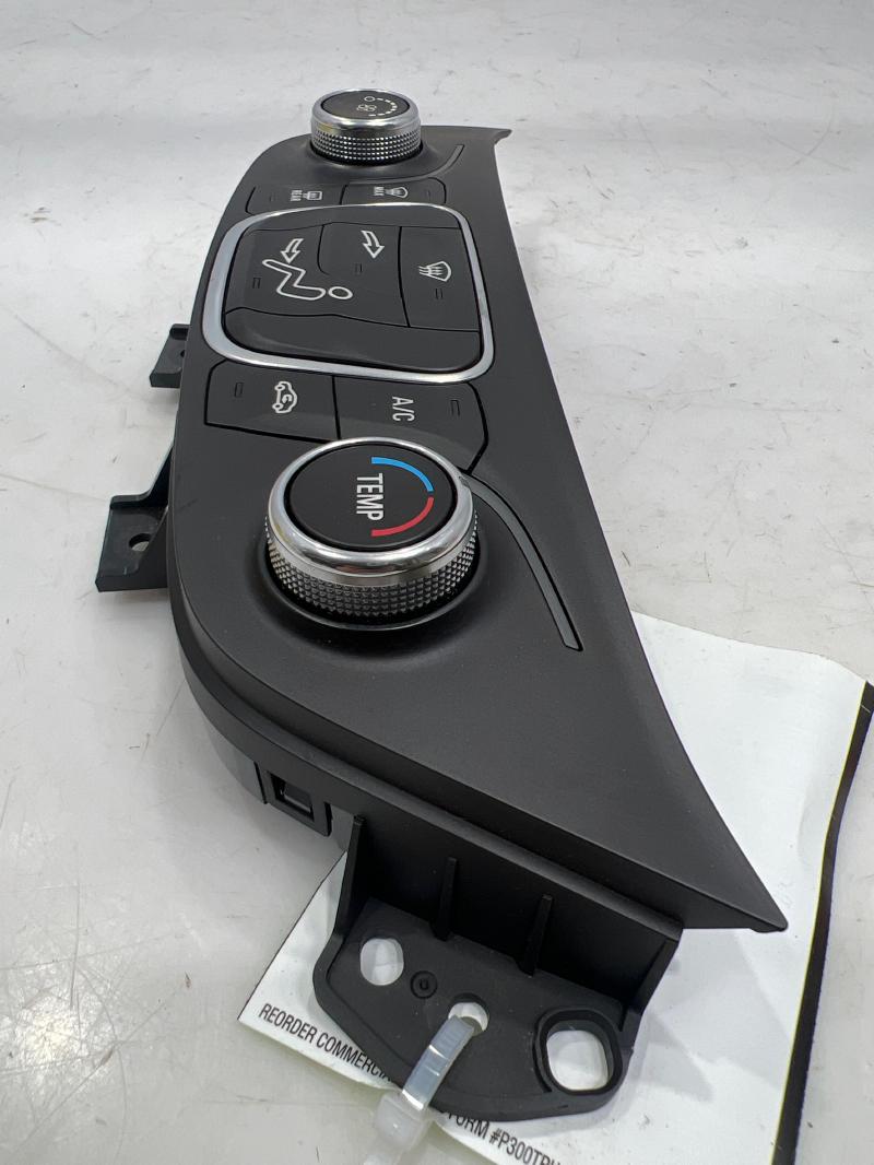 2018 Chevrolet Equinox Heater A/C Control