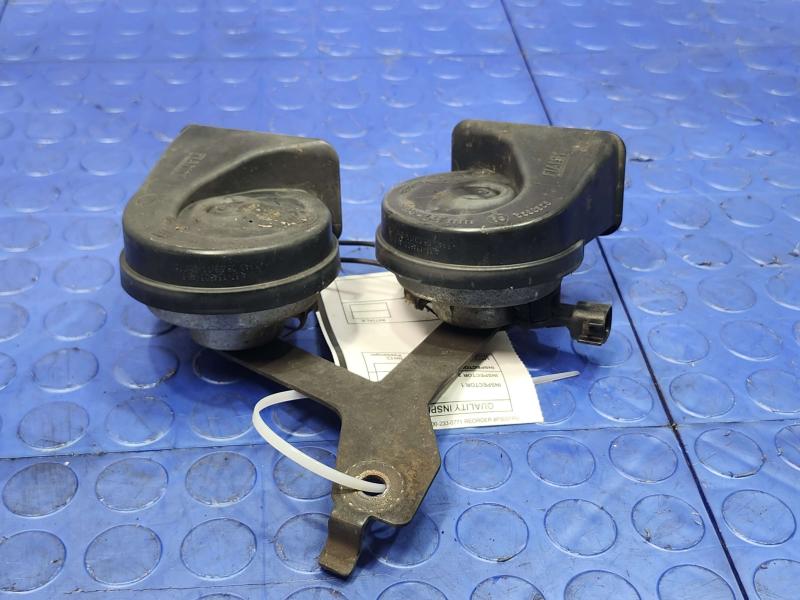 2009-2014 Ford F-150 Dual Note Horn Assembly Genuine OEM 9L3Z13832A