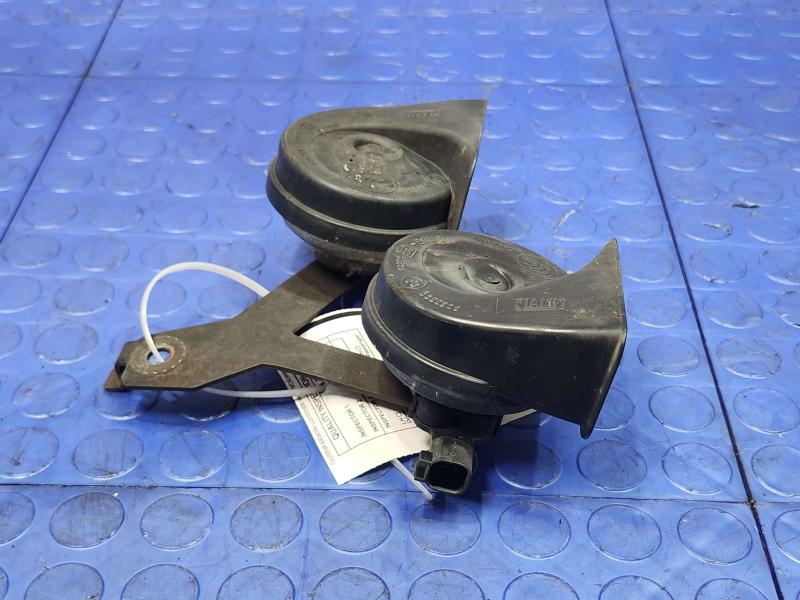 2009-2014 Ford F-150 Dual Note Horn Assembly Genuine OEM 9L3Z13832A