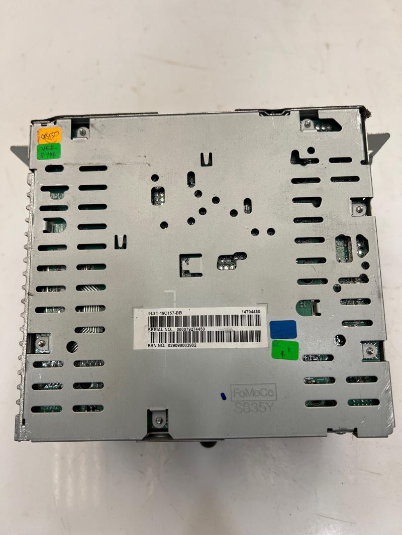 2009 Ford Escape Radio Receiver Assembly AM FM MP3 Single CD OEM 9L8T-19C157-BB