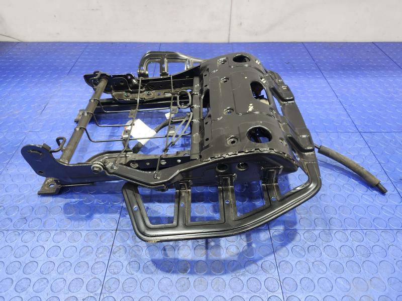 2011 Maserati Quattroporte Seat Track