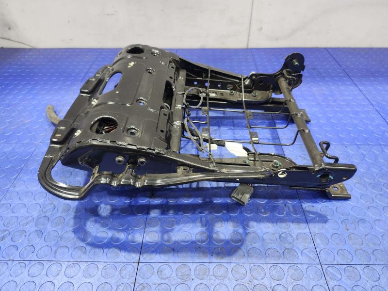 2011 Maserati Quattroporte Seat Track