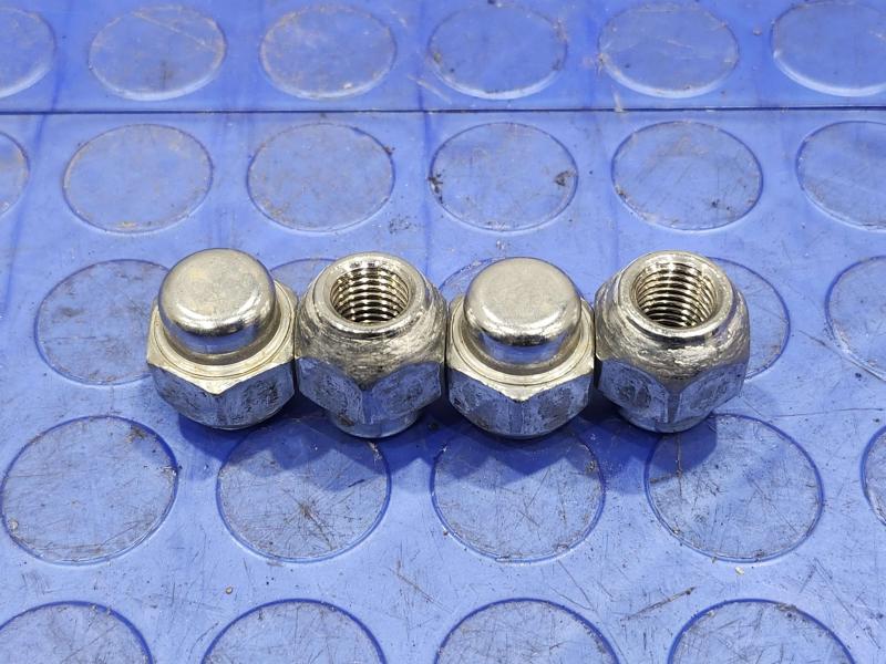 2013 Mazda Mazda2 Lug Nuts