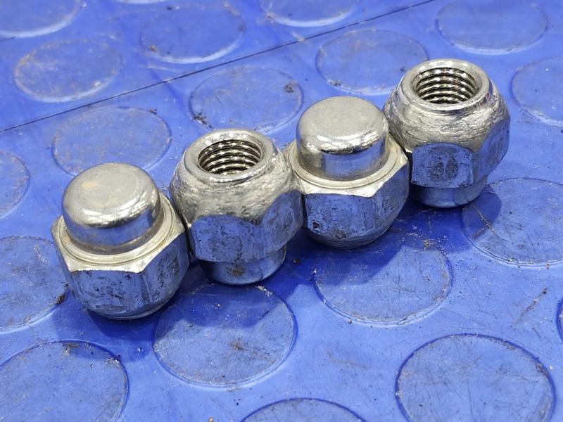 2013 Mazda Mazda2 Lug Nuts