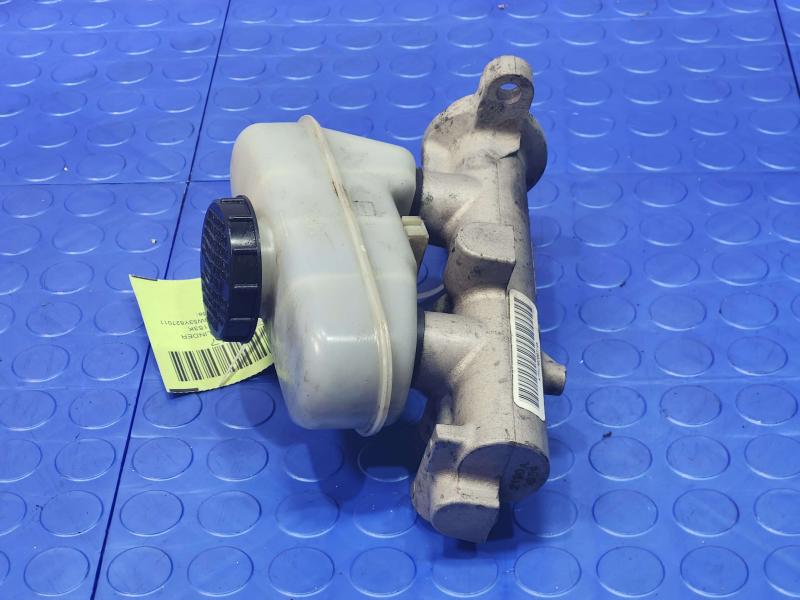 2001-2011 Lincoln Towncar Brake Master Cylinder Assembly Genuine OEM 6W1Z2140AA