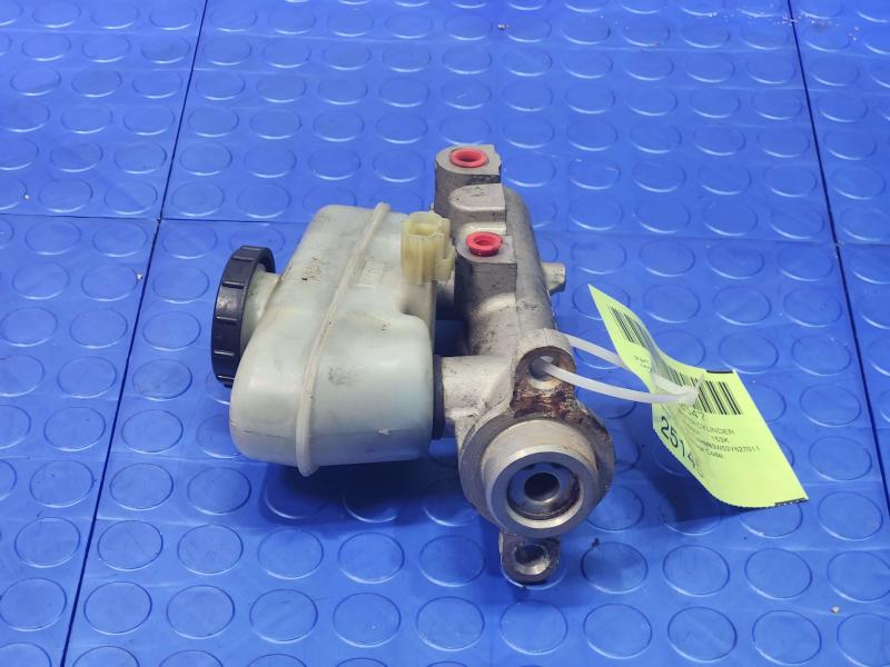 2001-2011 Lincoln Towncar Brake Master Cylinder Assembly Genuine OEM 6W1Z2140AA