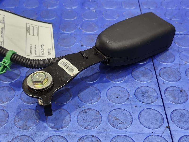 2011 Honda Pilot Front Seat Belt