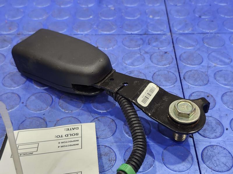 2011 Honda Pilot Front Seat Belt