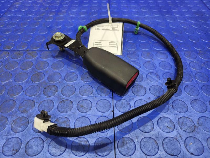 2011 Honda Pilot Front Seat Belt