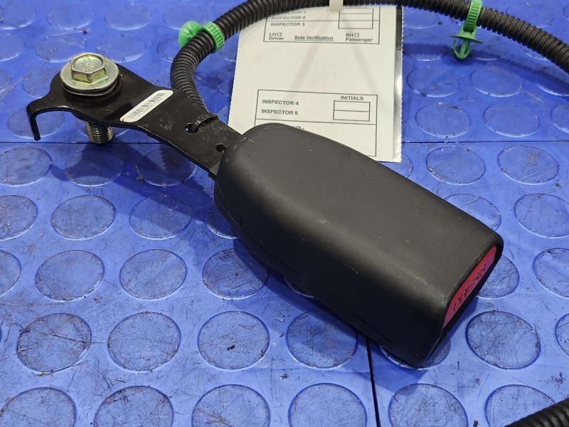2011 Honda Pilot Front Seat Belt