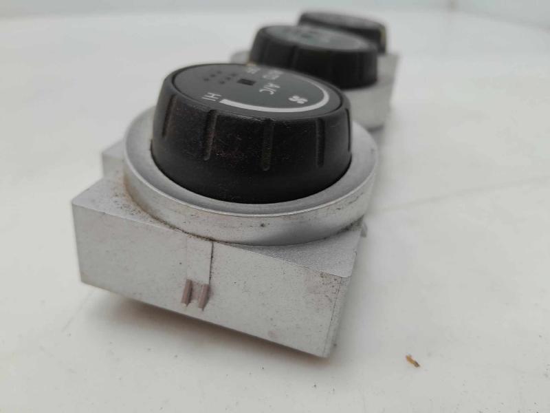 2004 Nissan 350Z Heater A/C Control