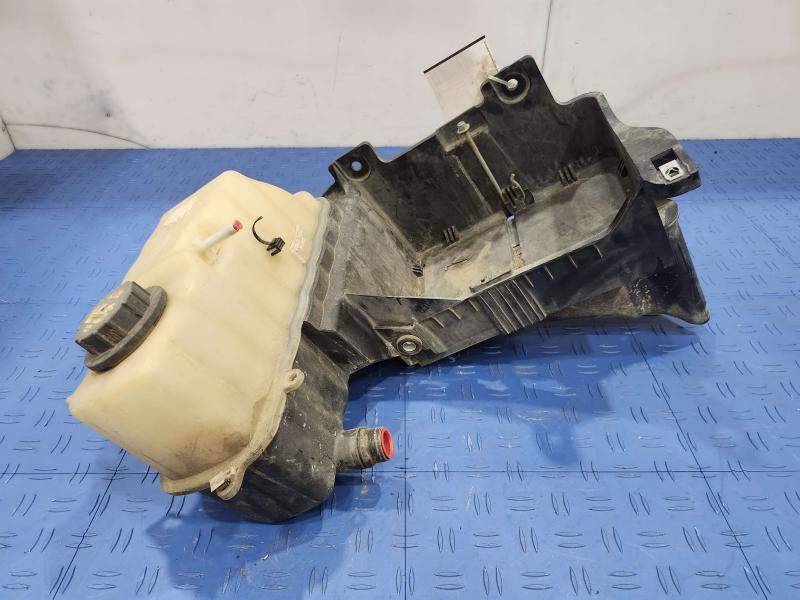 2012 Ford F-250 Super Duty Coolant Recovery Bottle