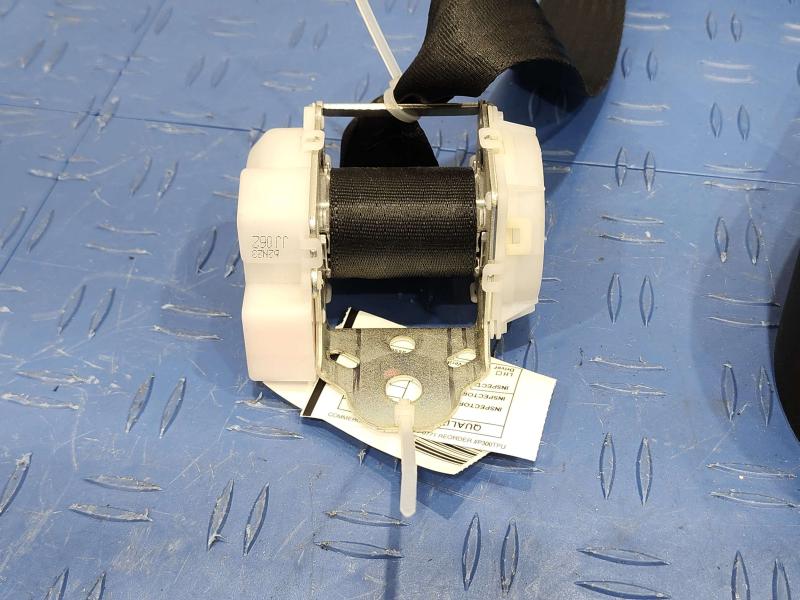 2013 Toyota Yaris Rear Seat Belt