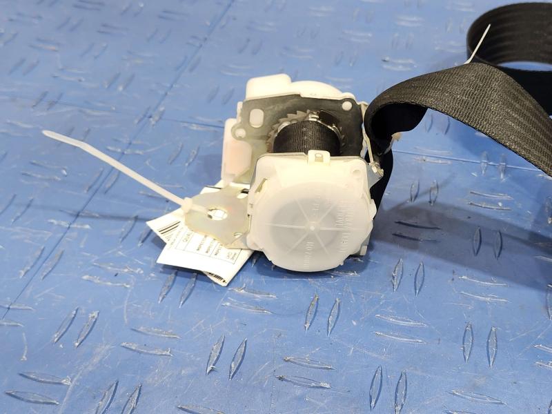 2013 Toyota Yaris Rear Seat Belt