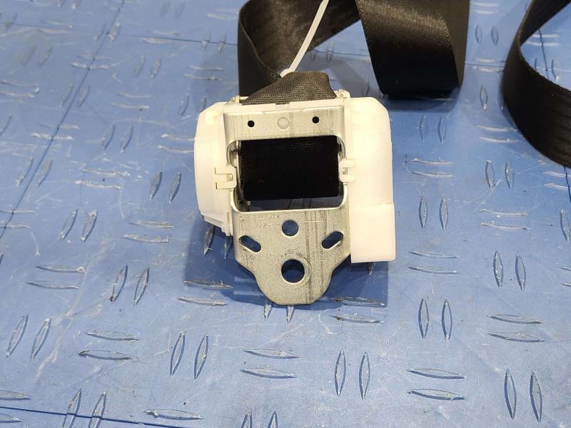 2013 Toyota Yaris Rear Seat Belt
