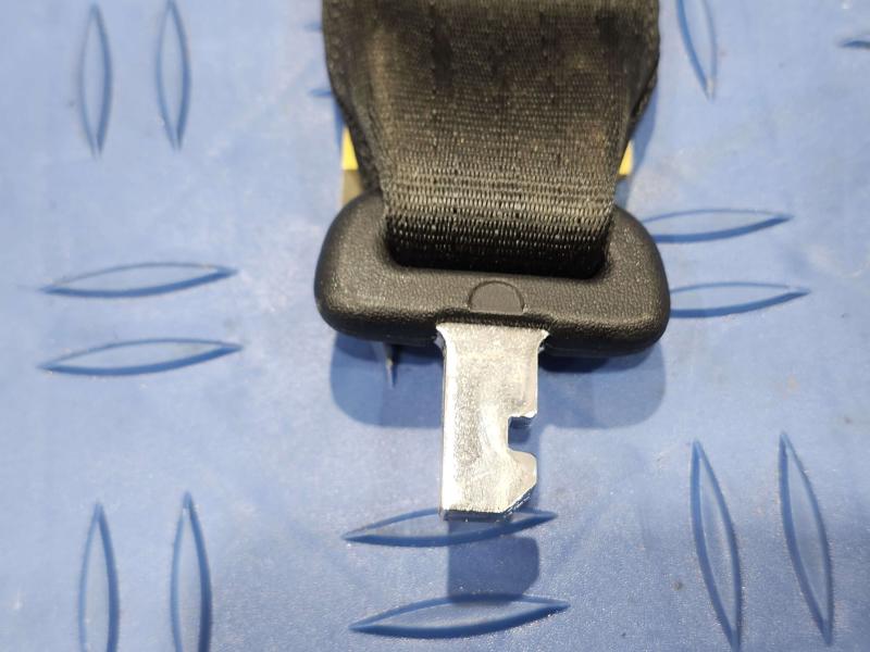 2013 Toyota Yaris Rear Seat Belt