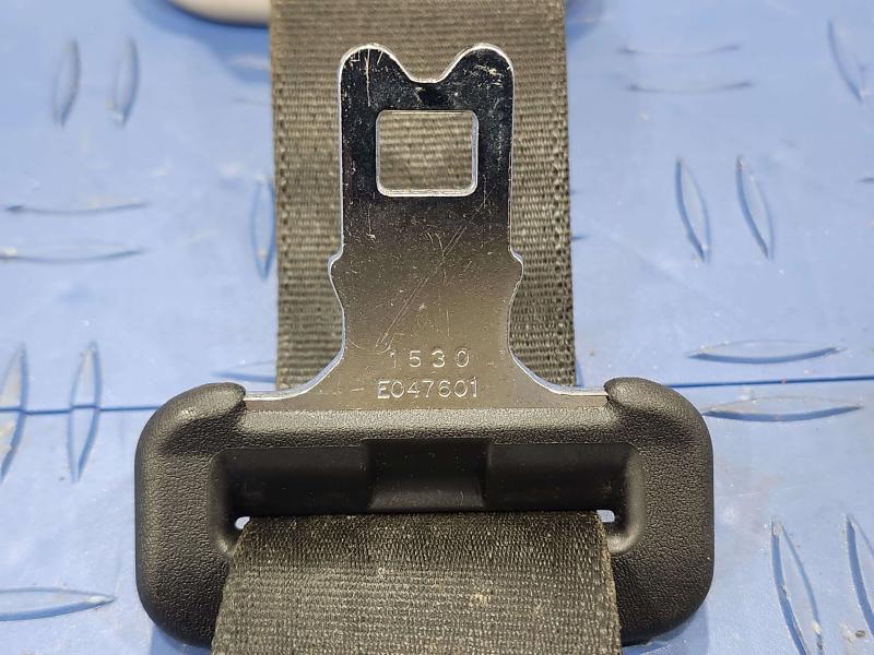 2013 Toyota Yaris Rear Seat Belt