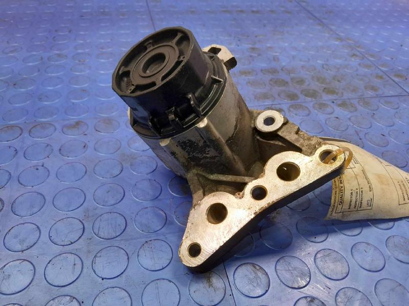 2010 Toyota Prius Oil Filter Housing