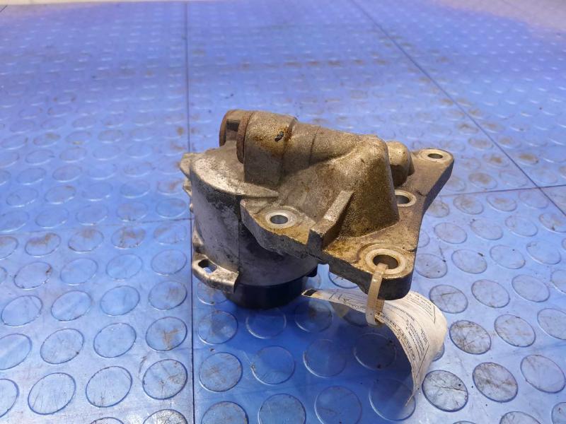 2010 Toyota Prius Oil Filter Housing