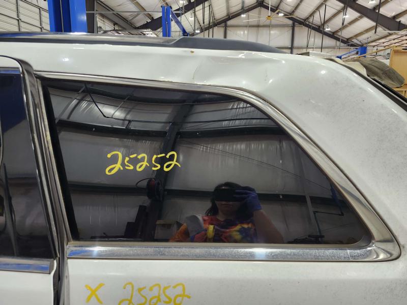 2015 Jeep Grand Cherokee Quarter Glass/Window