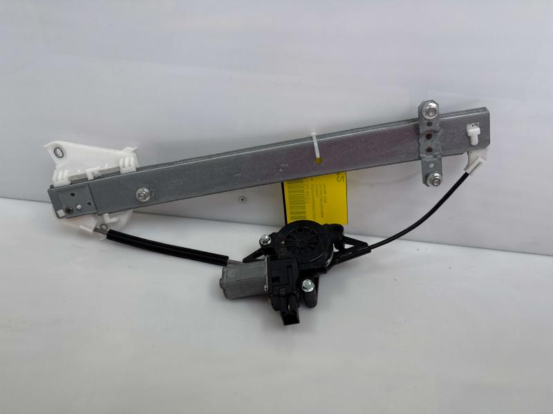 2016 Mazda CX-9 Side/Rear/Cargo Regulator