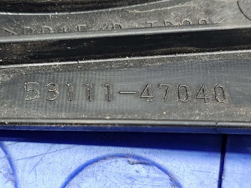 2013 Toyota Prius Grille