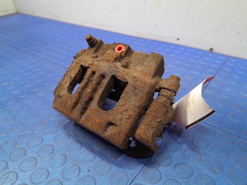 2005 Ford Explorer Caliper