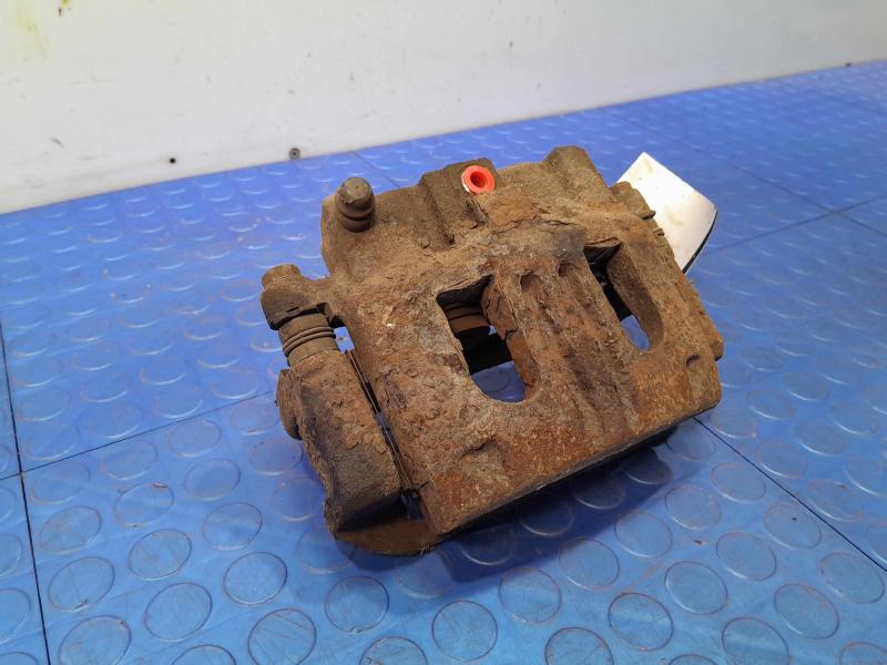 2005 Ford Explorer Caliper