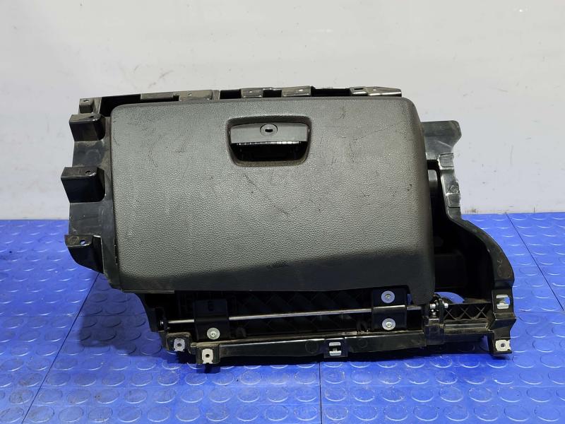 2008 BMW 128i Glove Box
